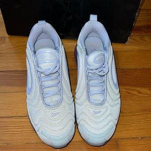 Pure platinum/Oxygen purple Nike Air Max 720 sneakers